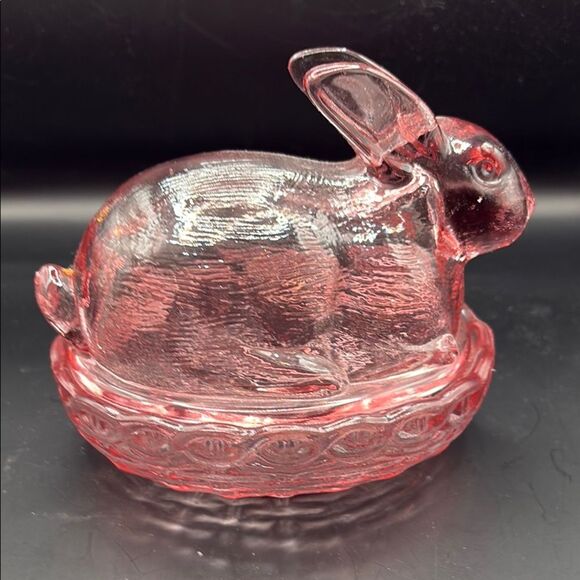 Large Pink LE Smith Glass Bunny on nest - Picture 3 of 8